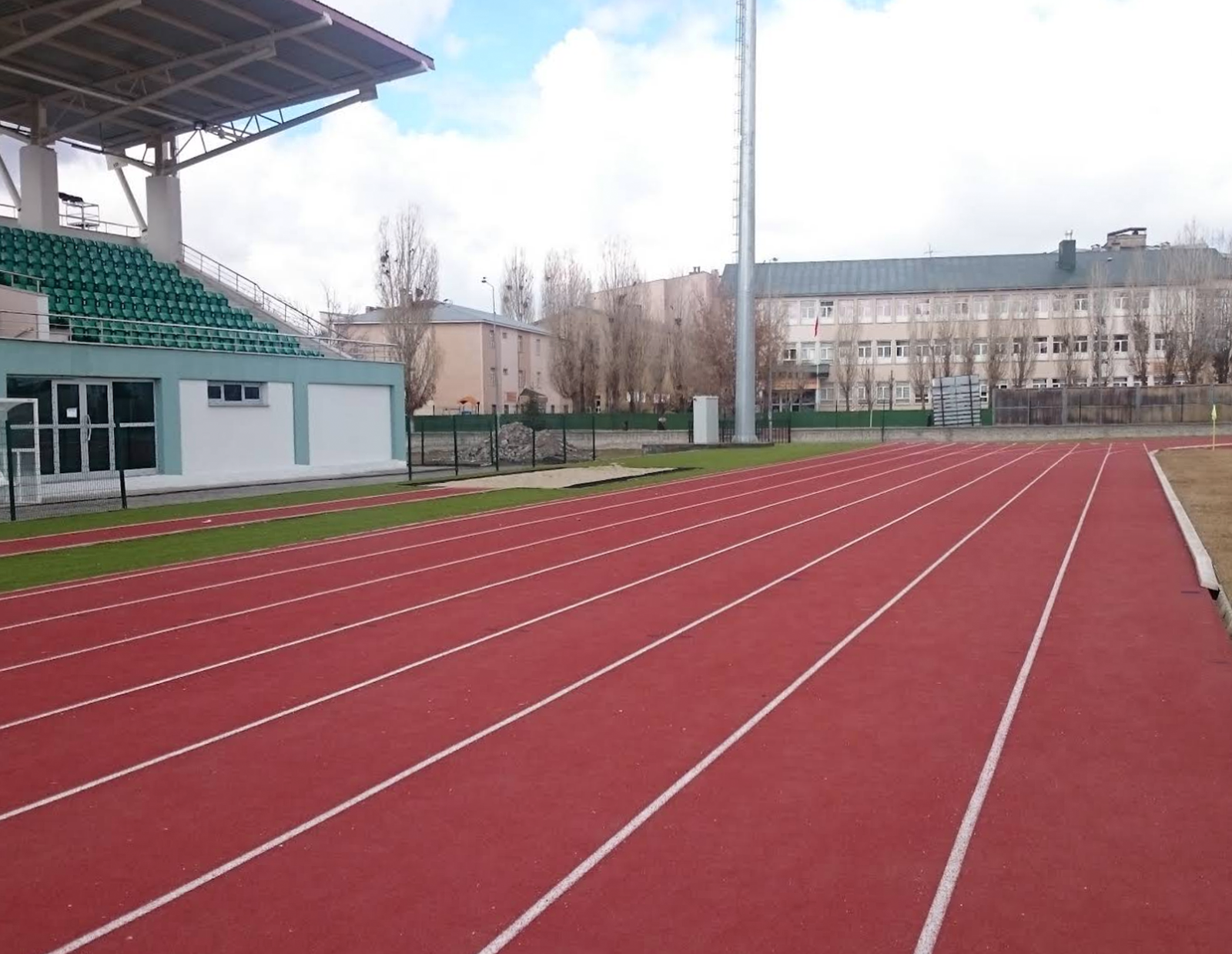 Kars City Stadium (1750m)