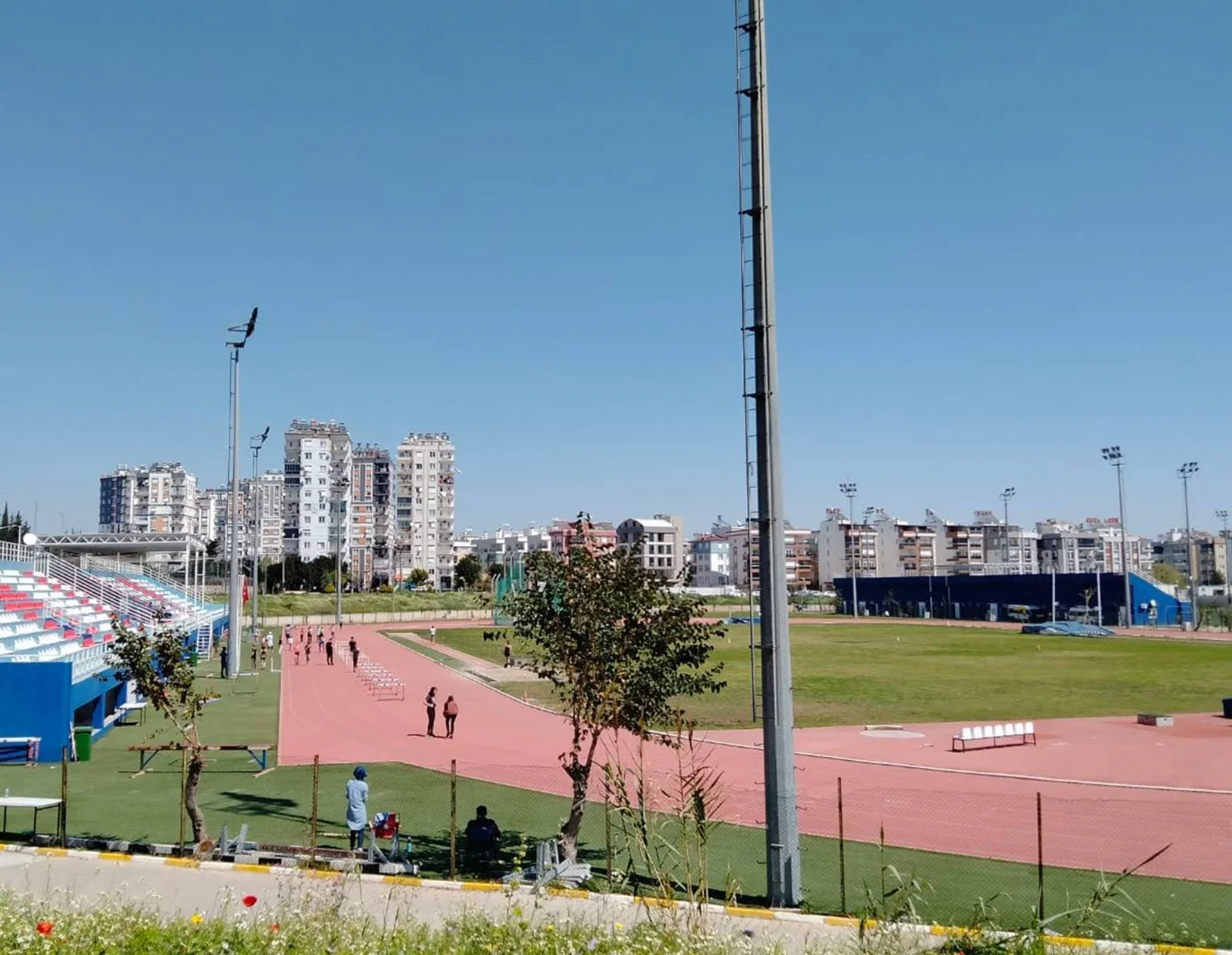 Speed and endurance on a dedicated oval at Zeytinköy Athletics Stadium