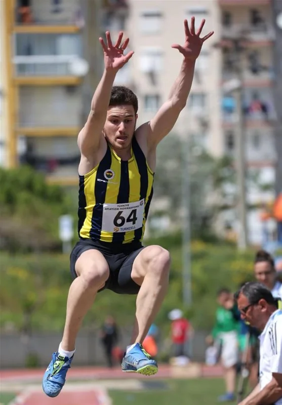 教练视角下的技术工作 at Zeytinköy Athletics Stadium